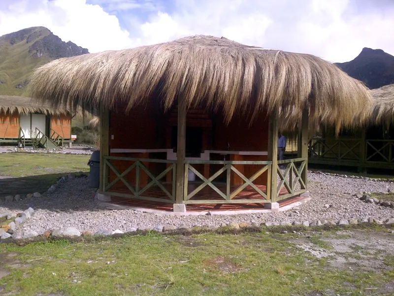 Chozas Mojanda Cochasquí (2013): Chozas con cubierta de paja y estructura de madera
