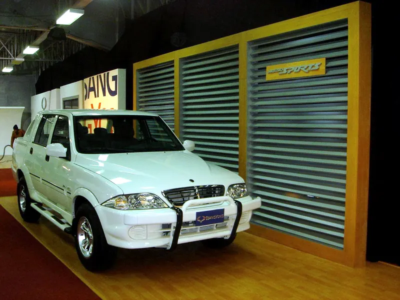 SsangYong (2014): Pórtico y zona de exhibición