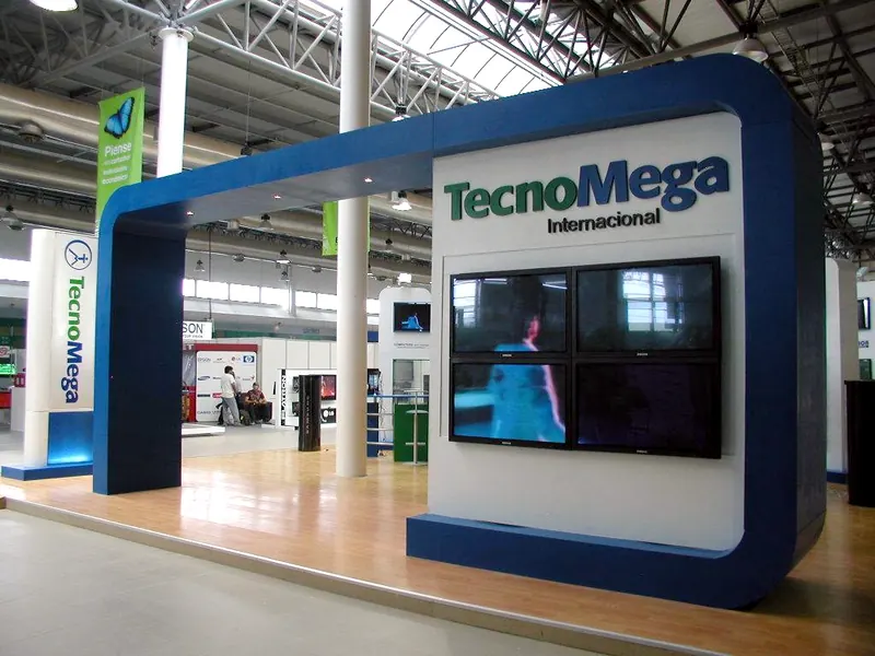 TecnoMega Internacional (2014): Pórtico y muro de pantallas
