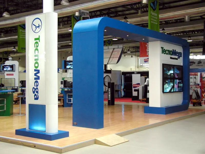 TecnoMega Internacional (2014): Torre de marca y exhibidores