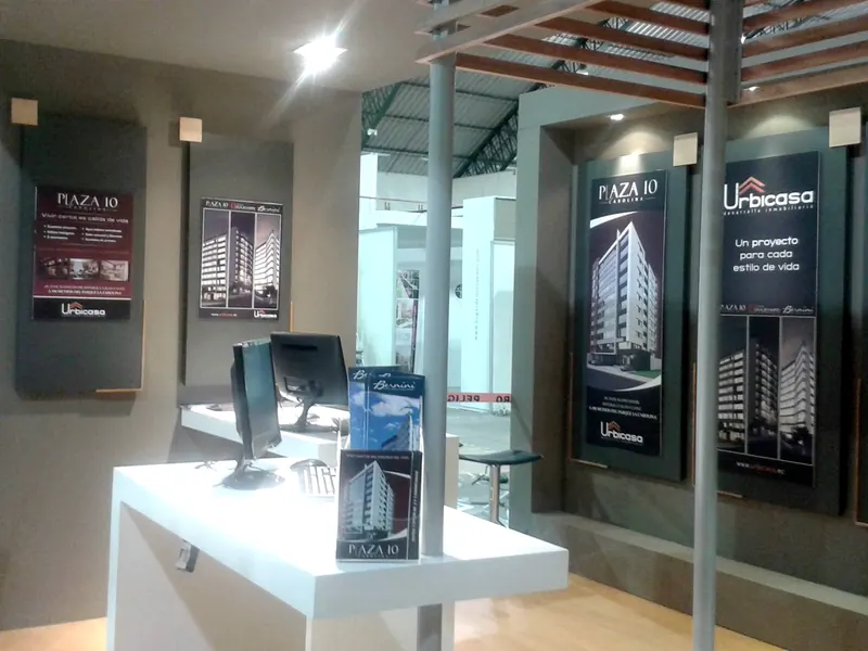 Urbicasa (2015): Counter de atención y paneles gráficos